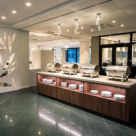 Waldorf Palace 4*